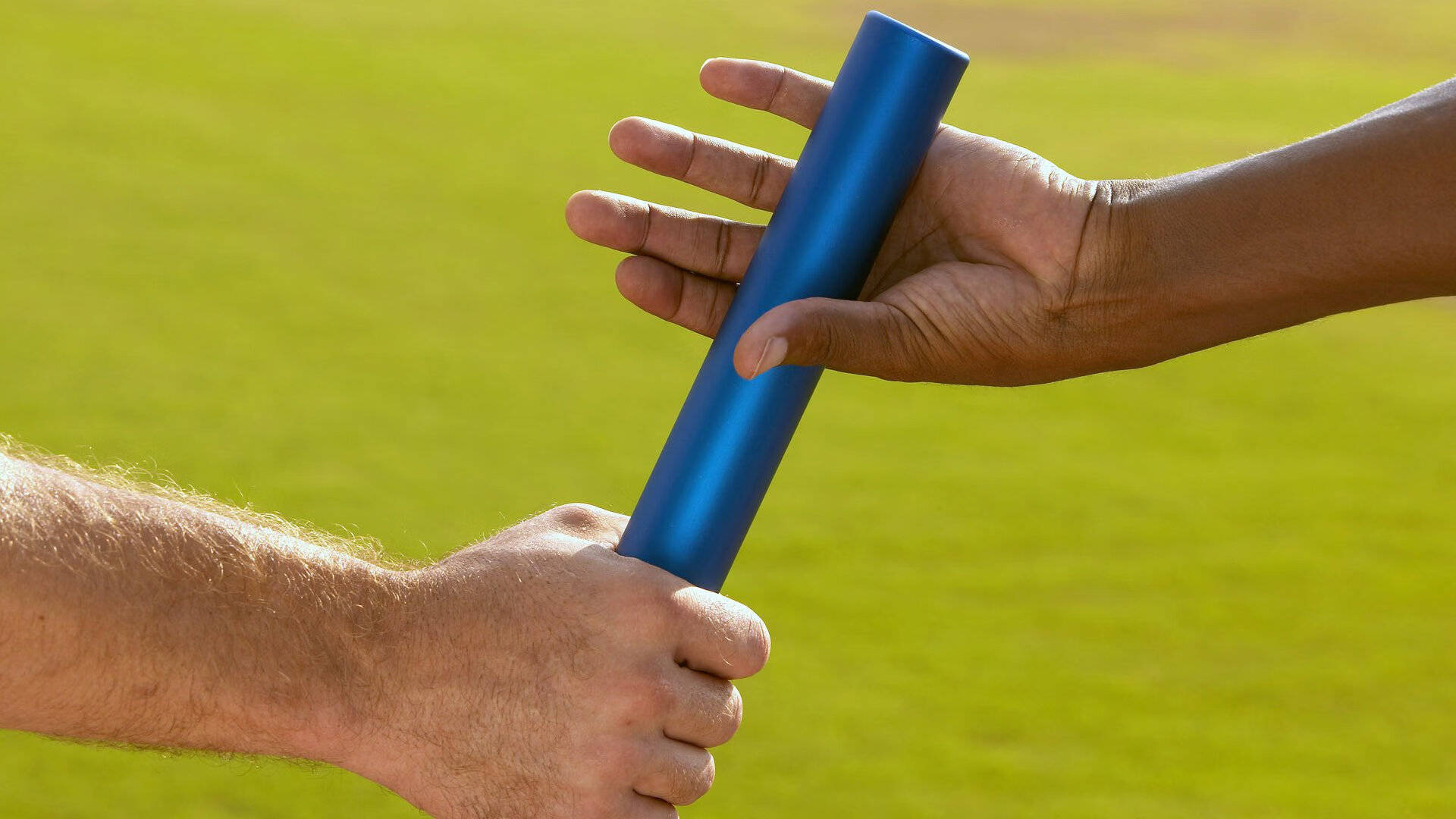 九游娱乐APP-国际赛场上升国旗奏国歌瞬间点燃全场爱国热情，全程升国旗奏国歌视频