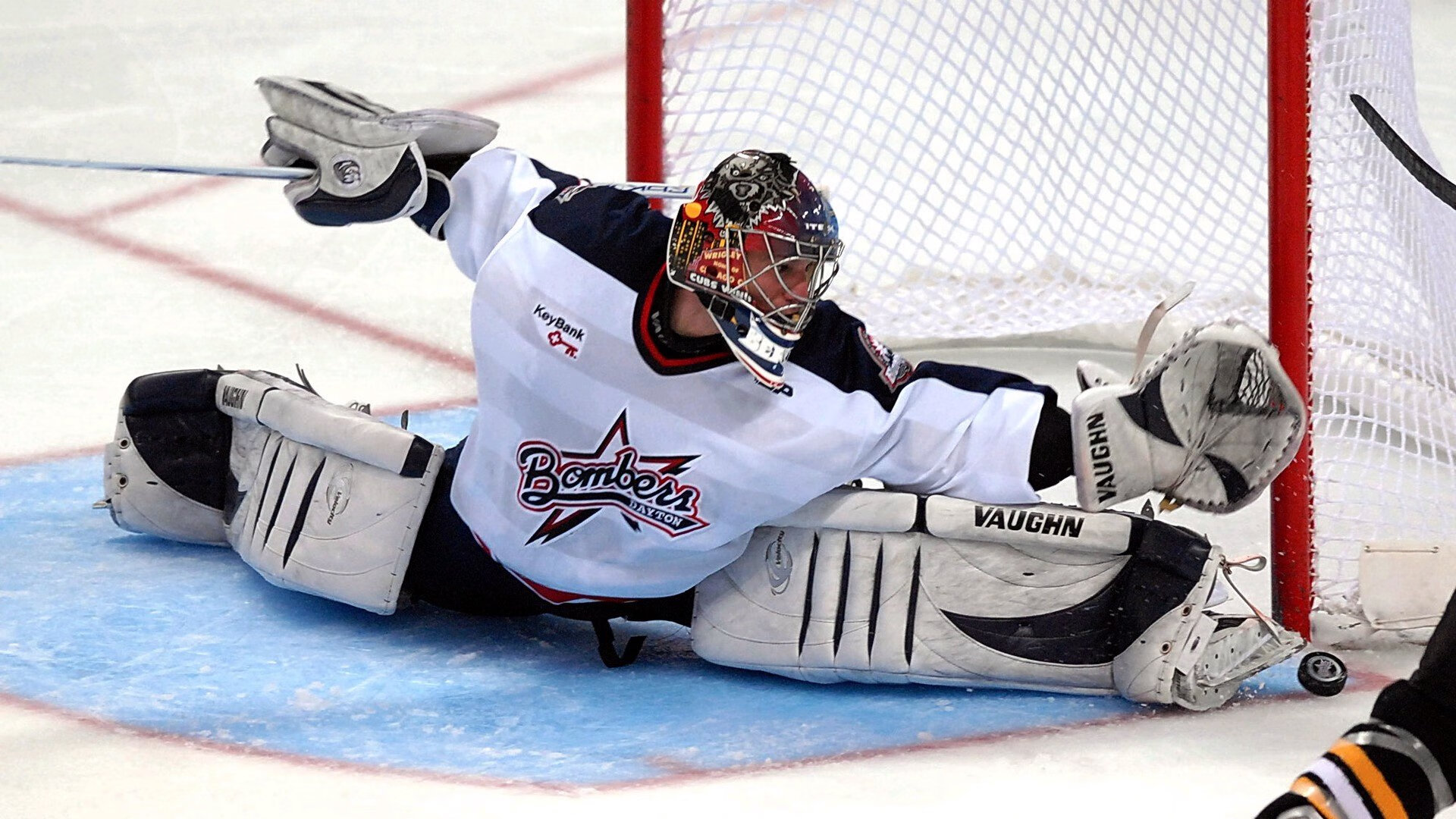 九游sports-赛事首次启用全息数据播报增强用户参与感与沉浸体验，全息信息